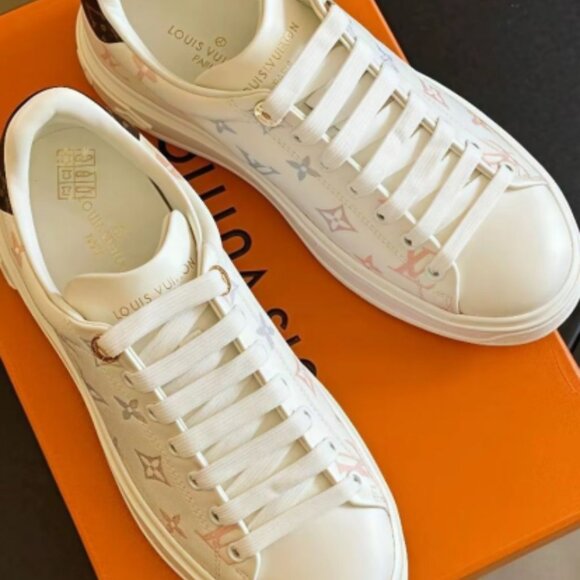 Louis Vuitton Time Out Sneakers Size 39 - Picture 4 of 6